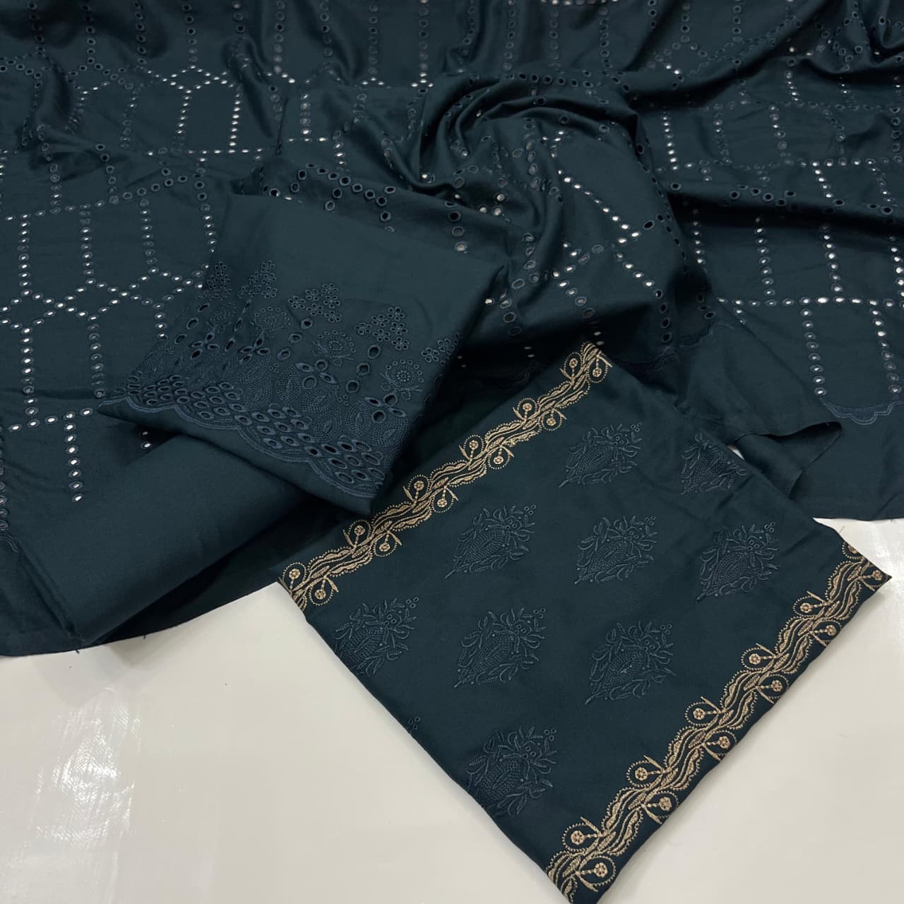 Zymal Brand – 3 Piece Dhanak Embroidery Collection (SU002) Deep forest Green