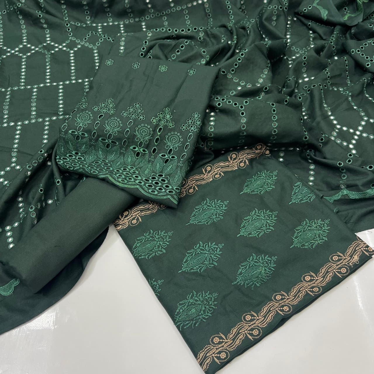 Zymal Brand – 3 Piece Dhanak Embroidery Collection (SU002) Parrot Green