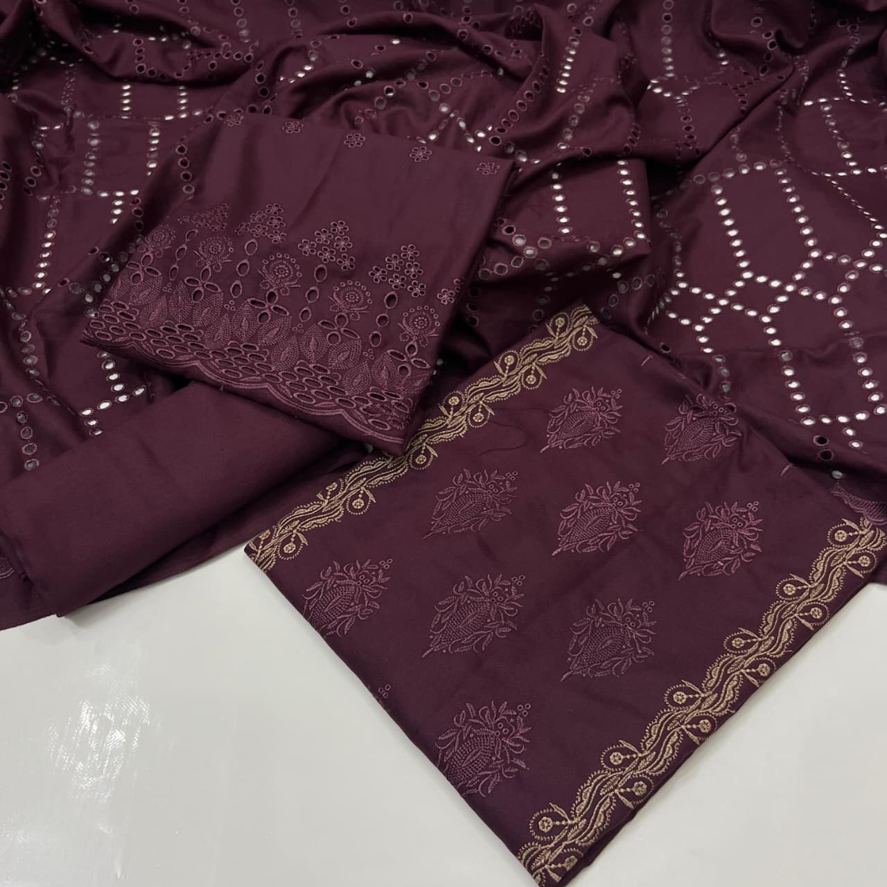 Zymal Brand – 3 Piece Dhanak Embroidery Collection (SU002) Deep Maroon