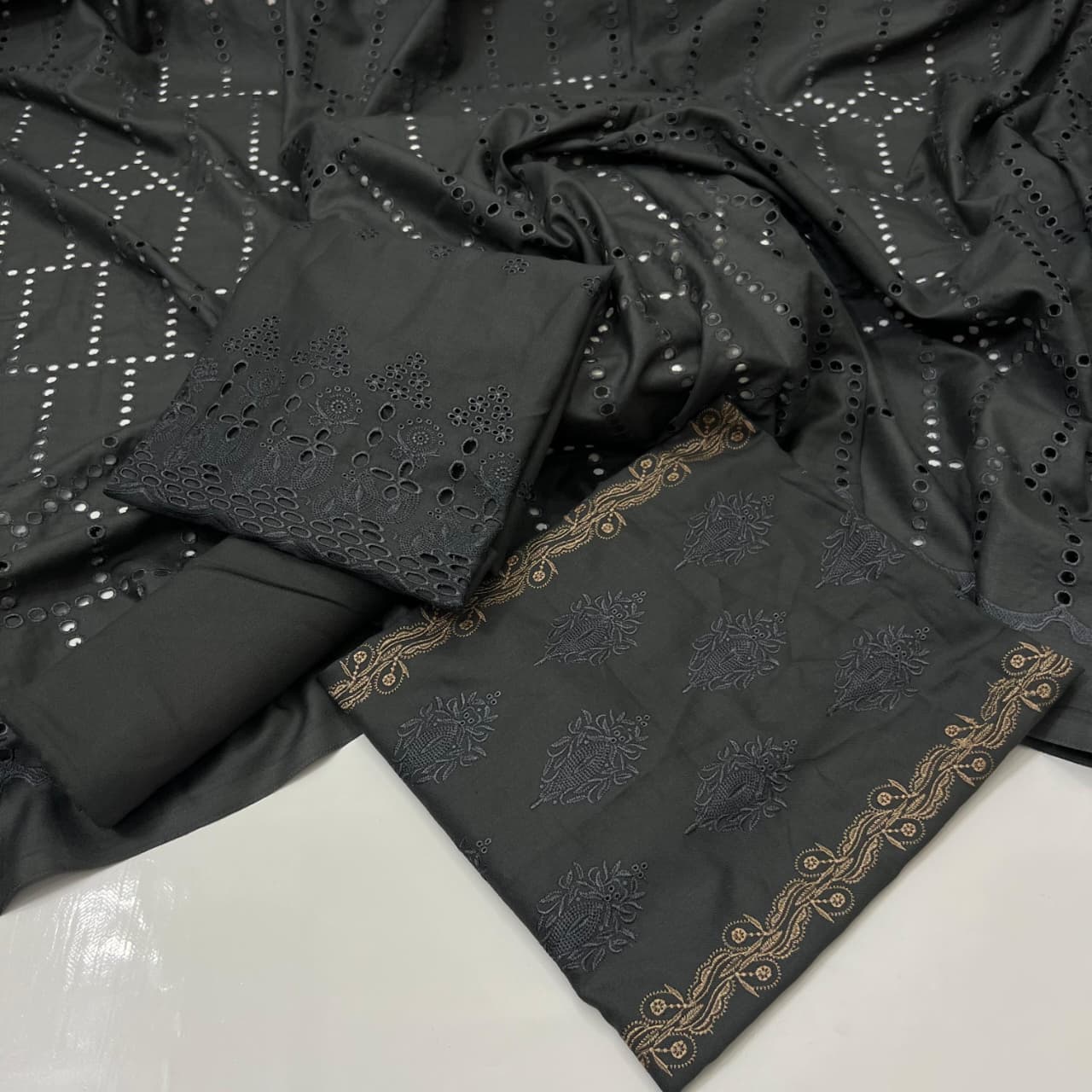 Zymal Brand – 3 Piece Dhanak Embroidery Collection (SU002) Dark Black