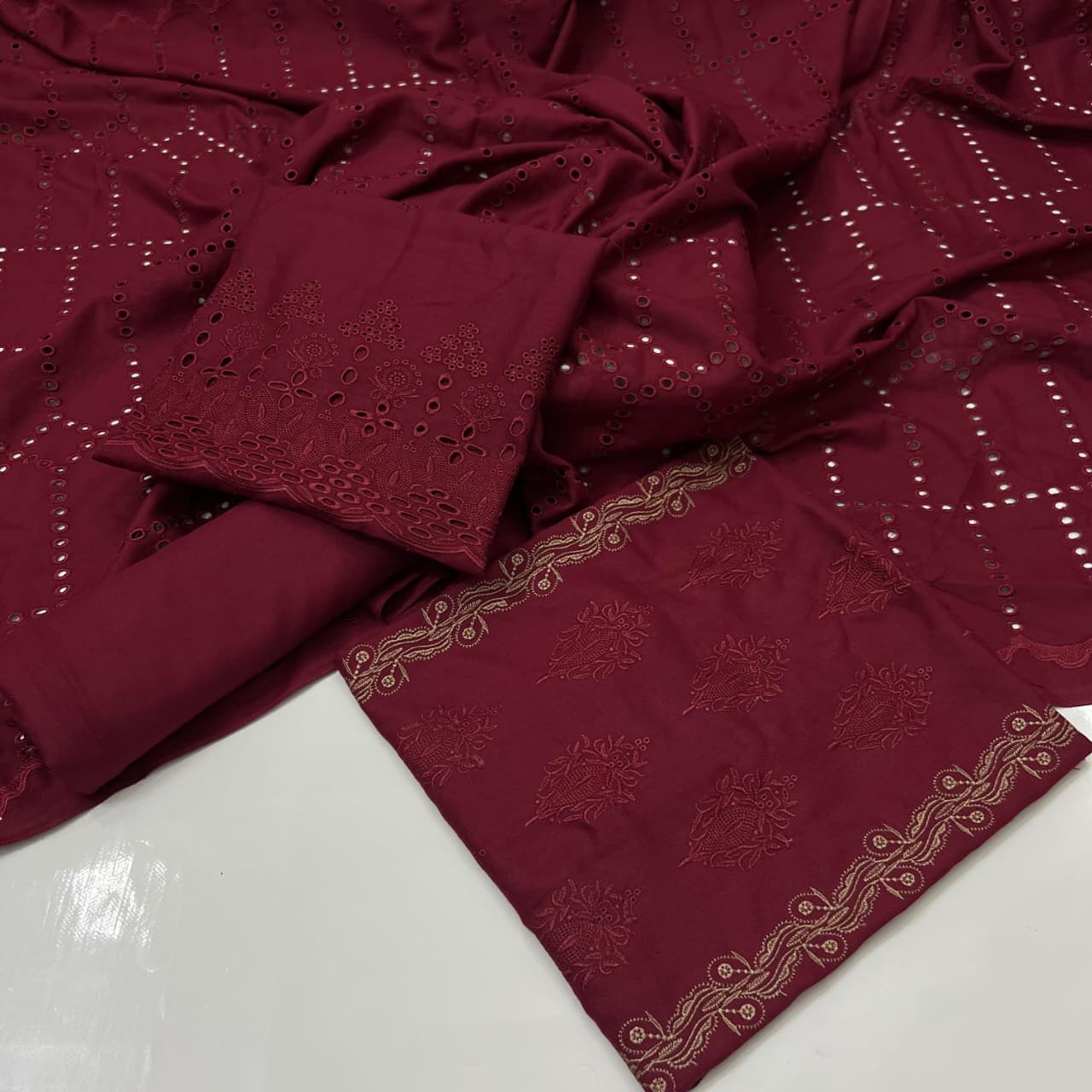 Zymal Brand – 3 Piece Dhanak Embroidery Collection (SU002) Dark Red